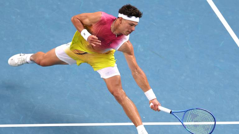 Shelton je pobedio Sonego za prvu pobedu na ATP Masters 1000 na 2022 Sinsinati Open ubrzo nakon što je postao profesionalac nakon NCAA titule u singlu na Univerzitetu u Floridi.
