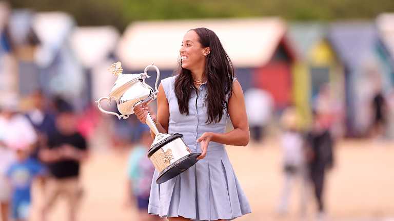 Keis je Daphne Akhurst Memorial Cup na tradicionalnom ženskom šampionu fotografisanje u nedelju.