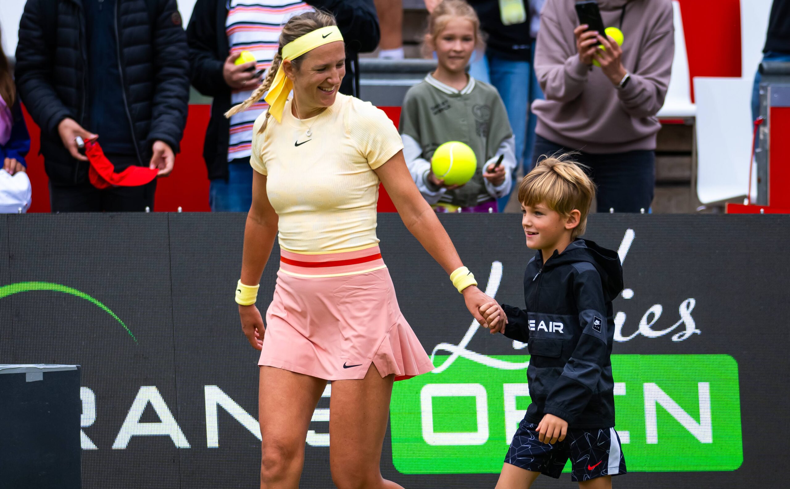 Pokaži i reci! Viktorija Azarenka iznenađuje školu svog Lava posebnom posetom