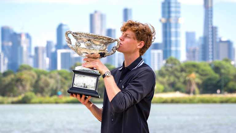 Grešnik je u ponedeljak u Melburnu osvojio Norman Brookes Challenge Cup na tradicionalnom muškom šampionskom trofeju.