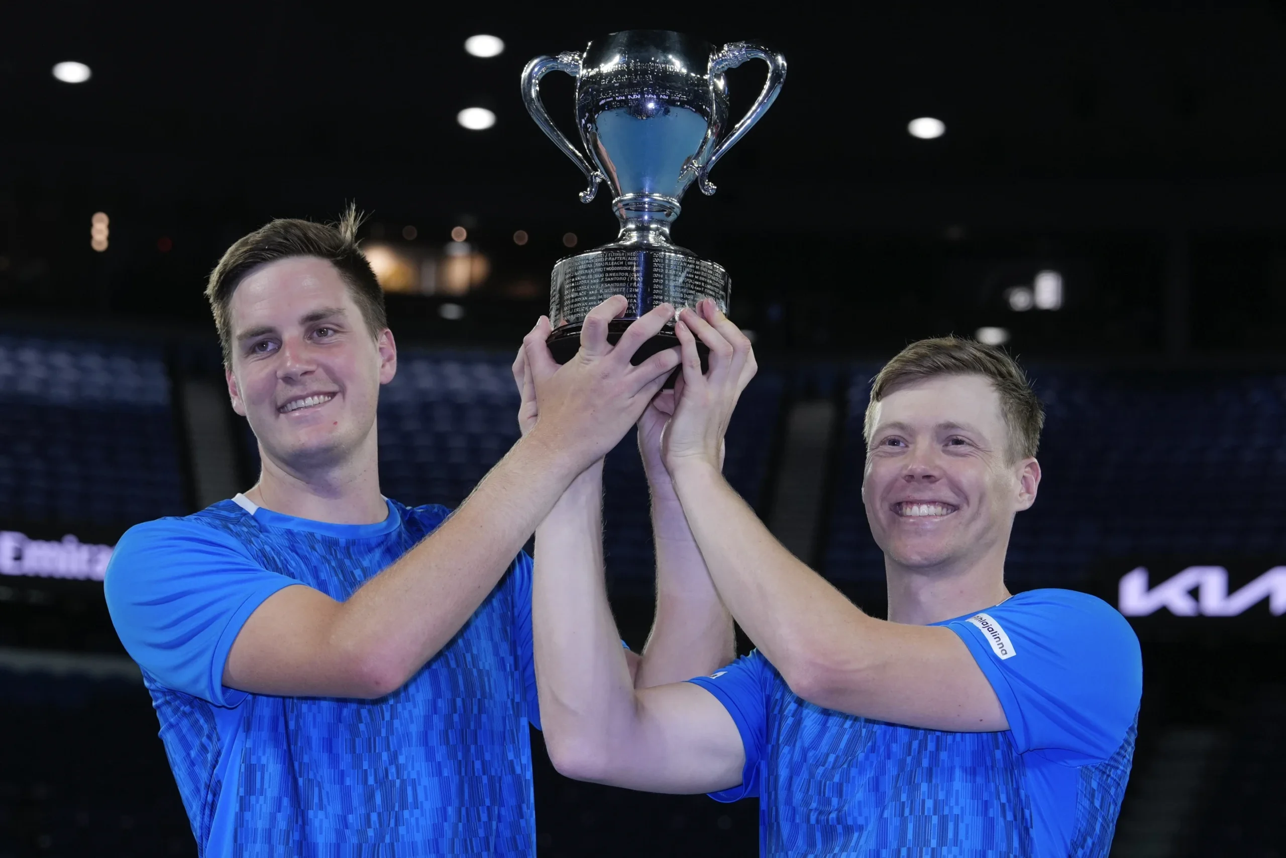 Henri Paten, Hari Heliovaara slegnuo ramenima od spornog prvog seta za osvajanje Australian Open dvostruku titulu