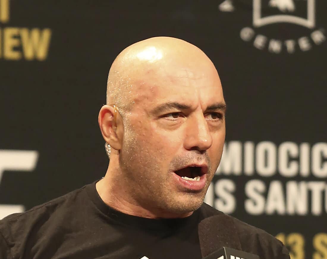 Joe Rogan reaguje na Khabib's Frontier Airlines uklanjanje