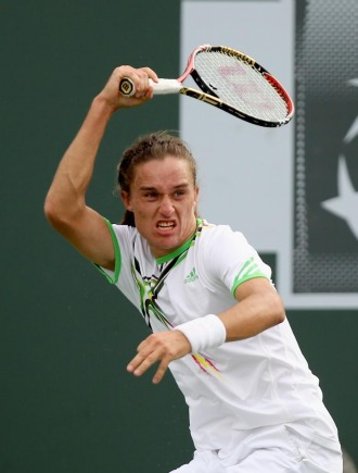 Aleksandar Dolgopolov udara loptu