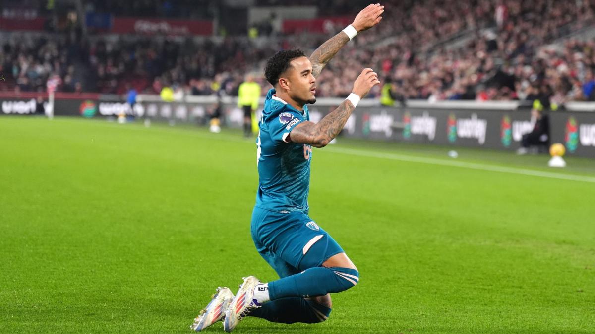 Bornmut: Džastin Kluivert blefira celu Premijer ligu