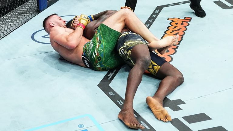 Dricus Du Plessis Eyes Anderson Silva je UFC Middleweight Record
