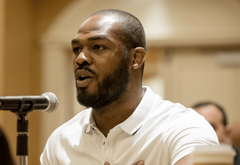 Jon Jones partneri sa Grupom za reformu zdravstva
