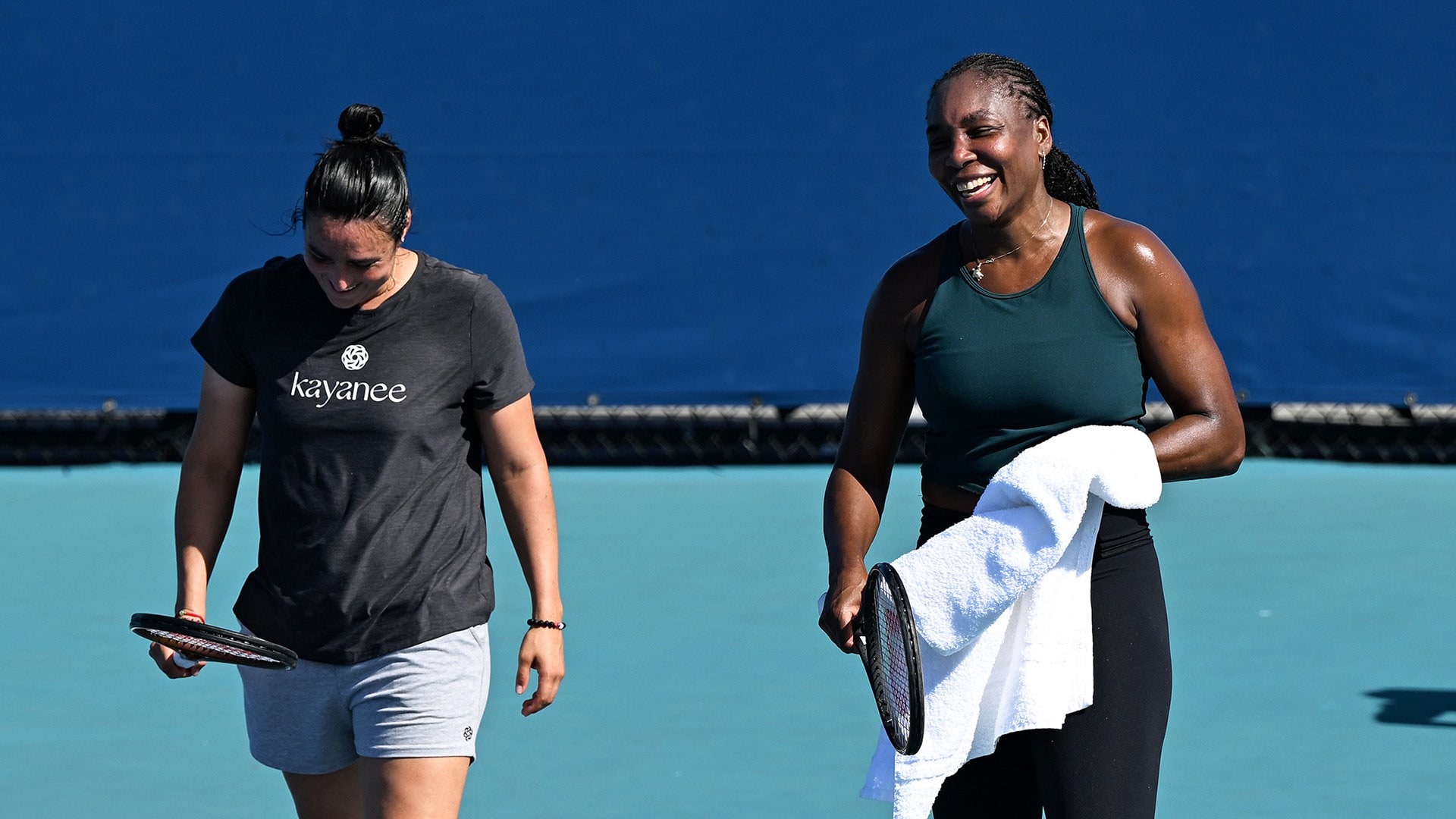 FOTOGRAFIJE: Venus Vilijams se pojavljuje na Majami Openu za trening sa Ons Jabeur