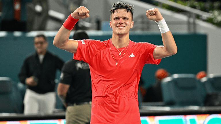 Mensik se popeo za 30 mesta na ATP rang listi i zaradio rekord karijere od 24; on je trenutno broj 6 u PIF trci za Torino.