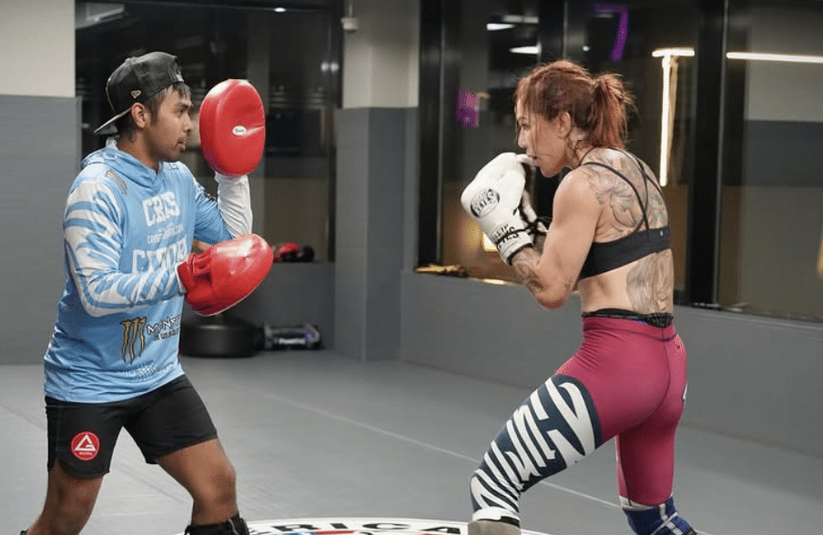 Cris Cyborg Targets MMA & Boks Istorija