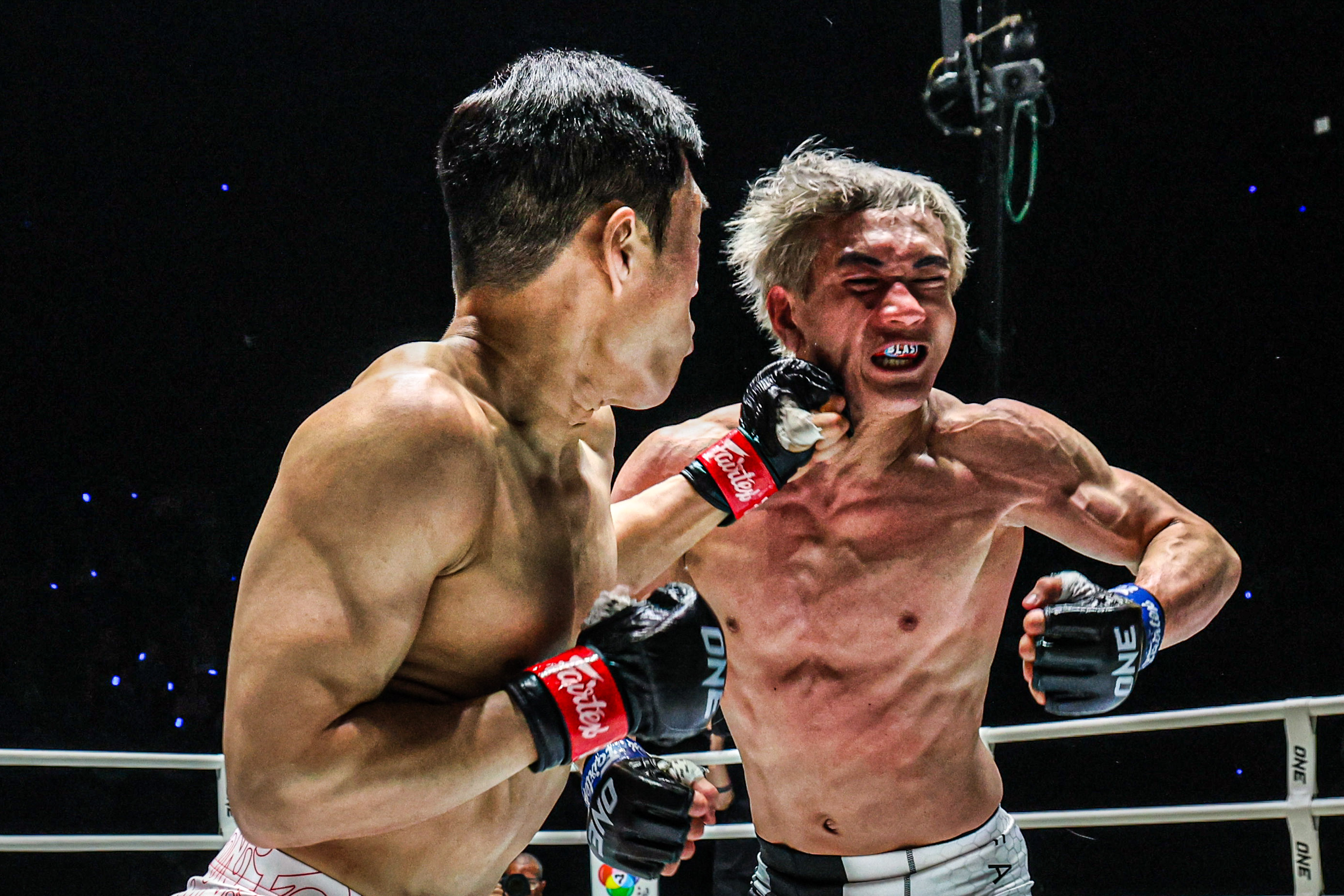 Jang Seon Giu Katsuaki Aoiagi ONE Friday Fights 100 12.jpg