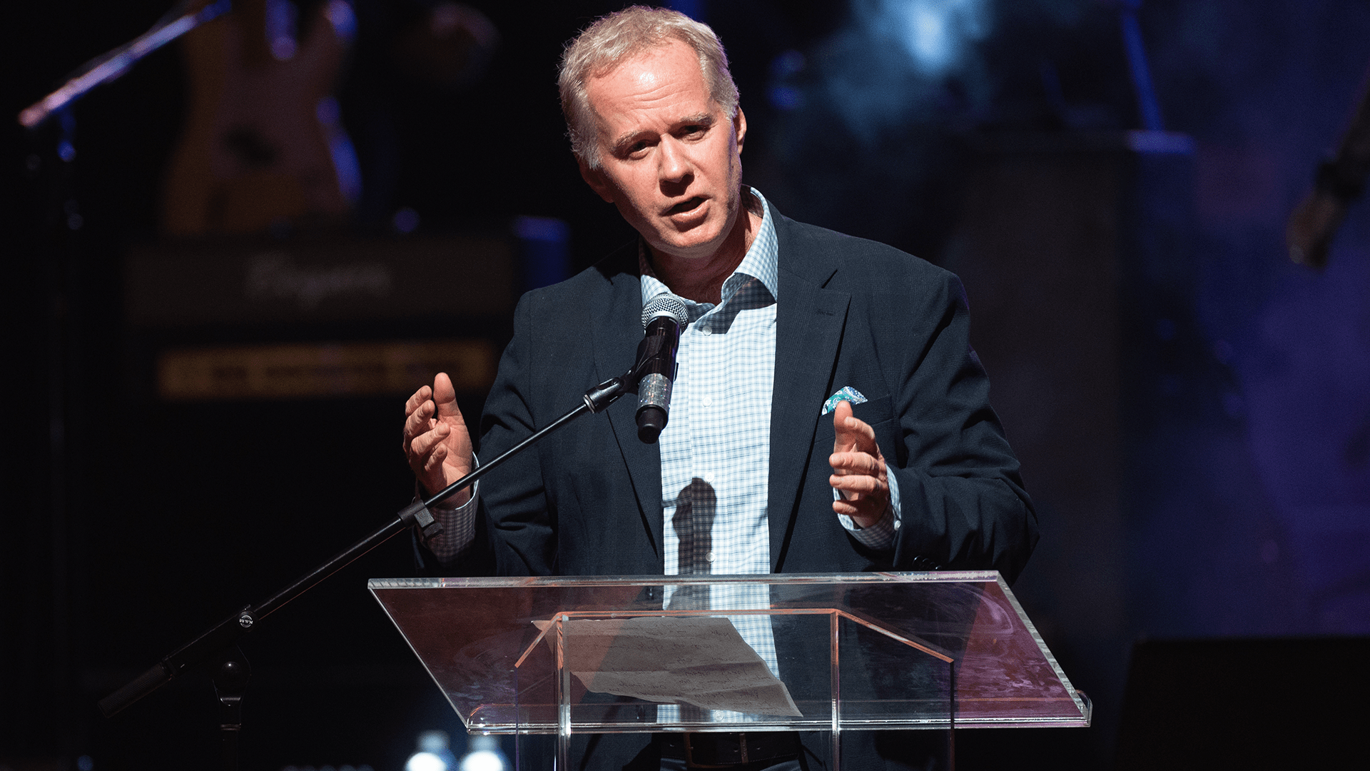 Patrick McEnroe osuđuje suspenziju Jannika Sinner-a, označava Joao Fonseca kao buduću zvezdu