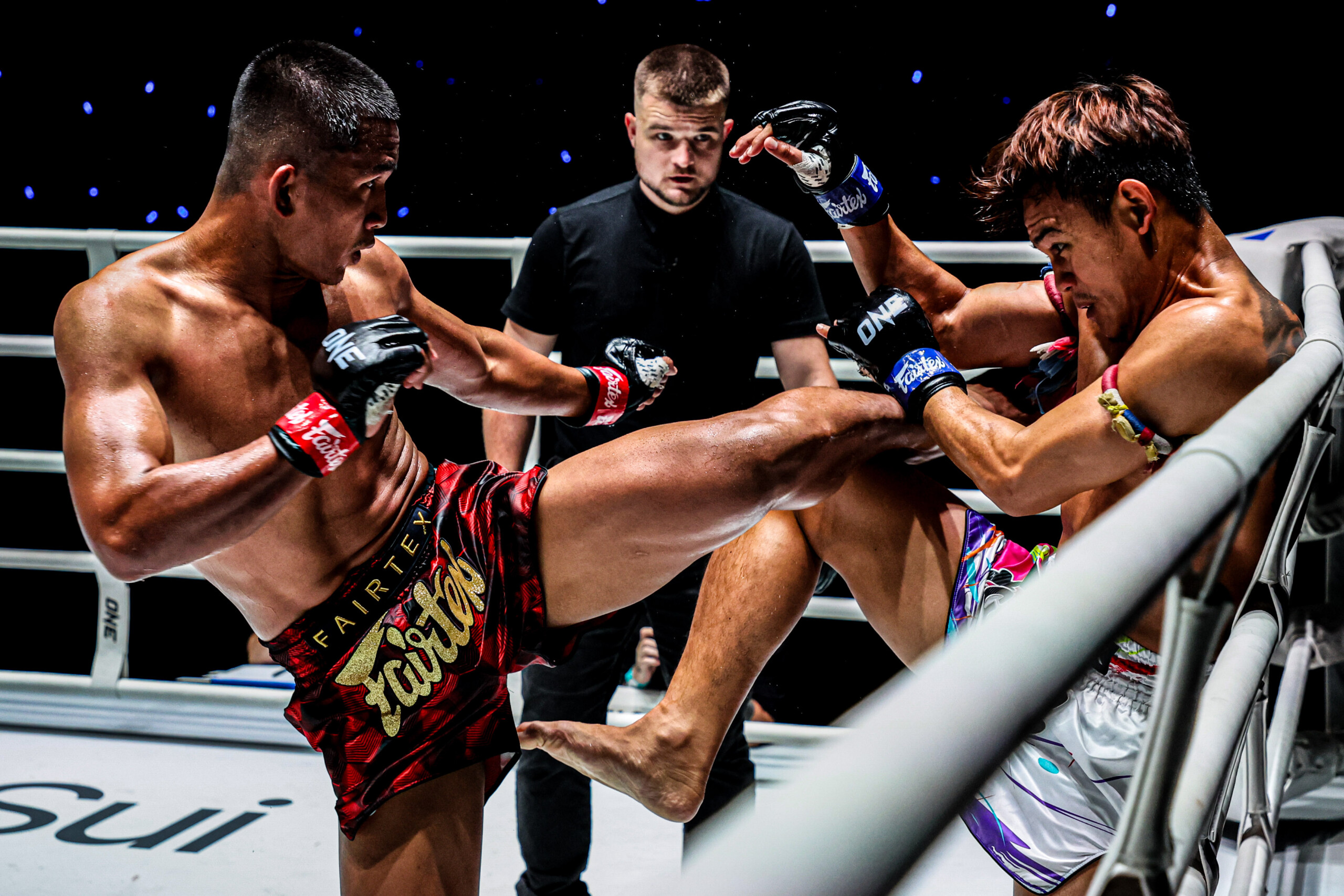 Kongsuk Fairtex Lamnamoonlek Tded99 ONE Friday Fights 105 31