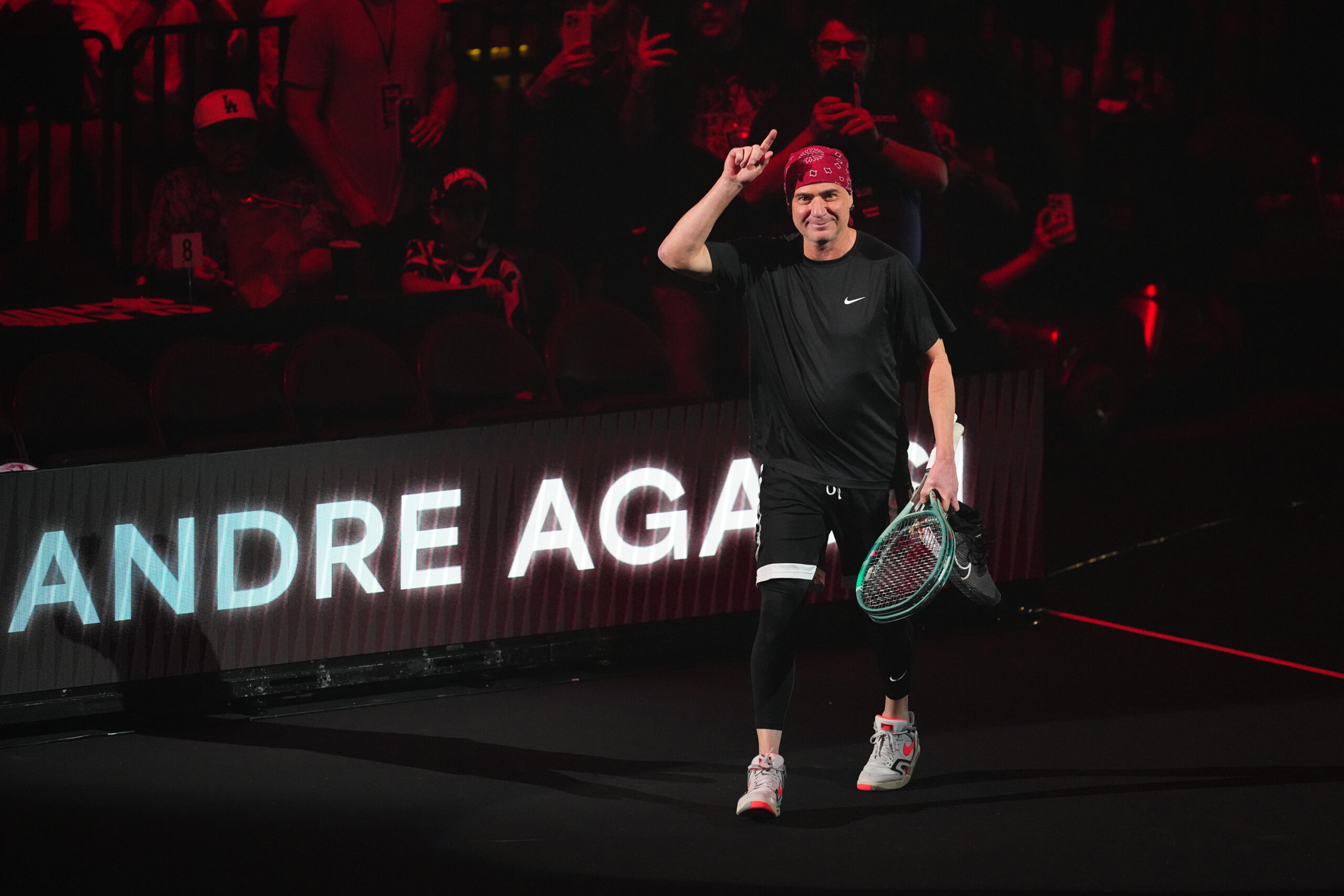 Andre Agassi ponovo posjećuje neke od svojih najpoznatijih teniskih odela