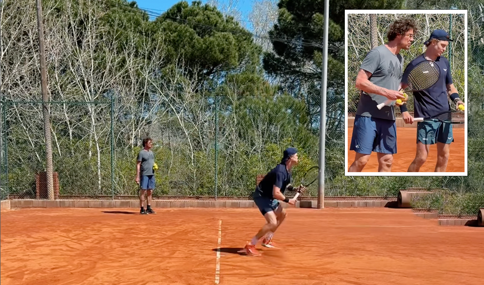 Andrej Rubljov udara na teren sa Marat Safin u Barseloni