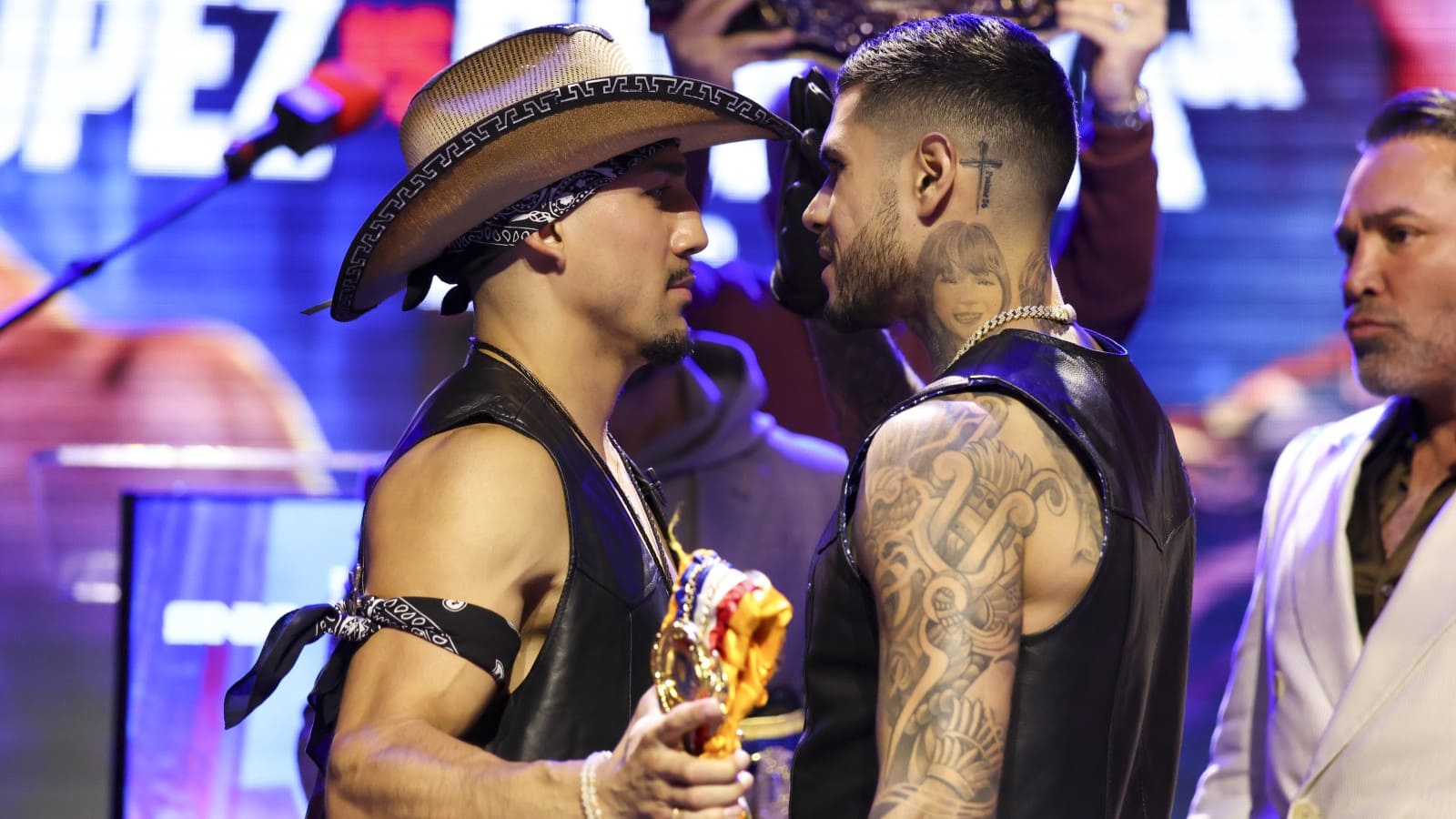 Teofimo Lopez vs Arnold Barboza Jr