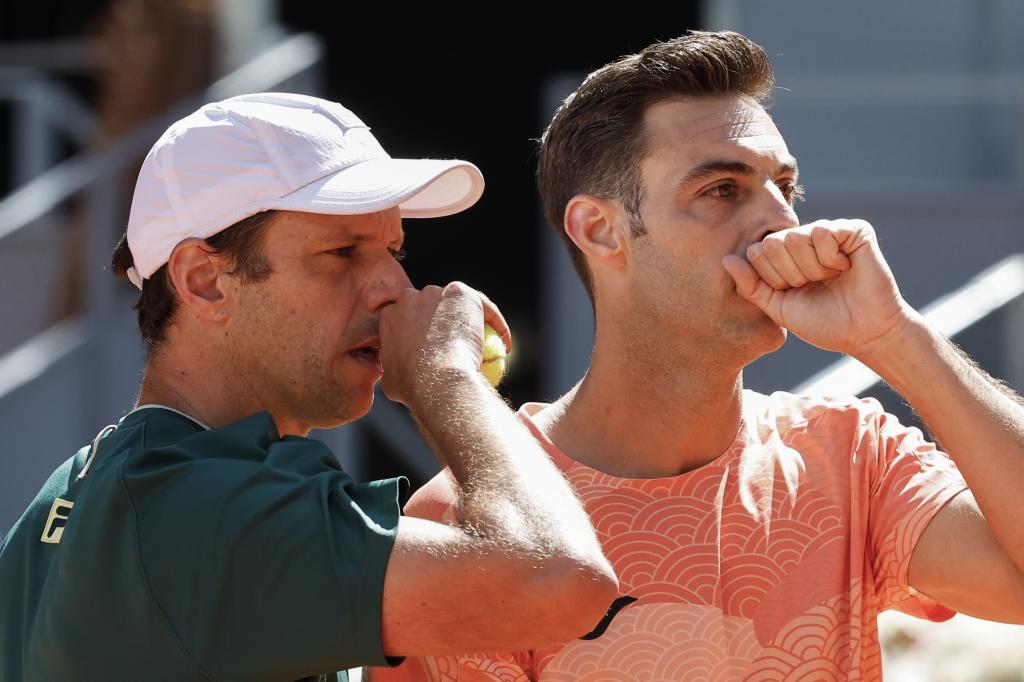 Par koji su formirali Argentinac Horacio Zeballos (l) i Španac Marcel Granollers, tokom finala muškog dubla na Mutua Madrid Openu. EFE / Chema Moya