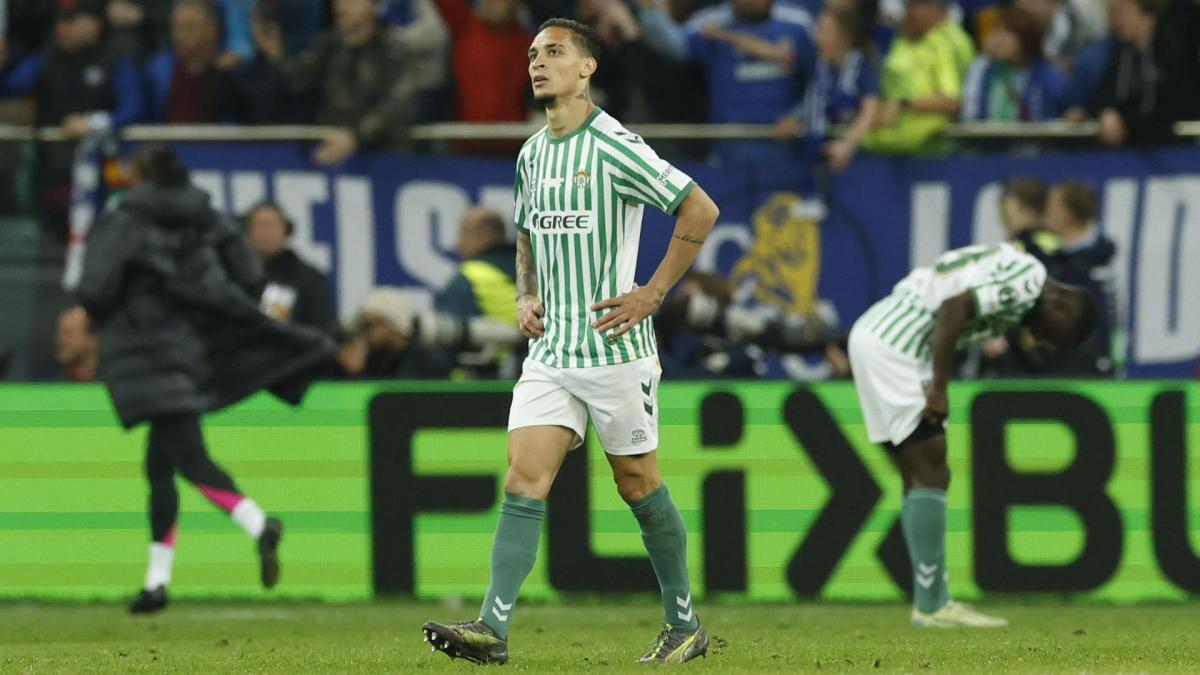 Betis: Antonije baca sumnju na njegovu budućnost