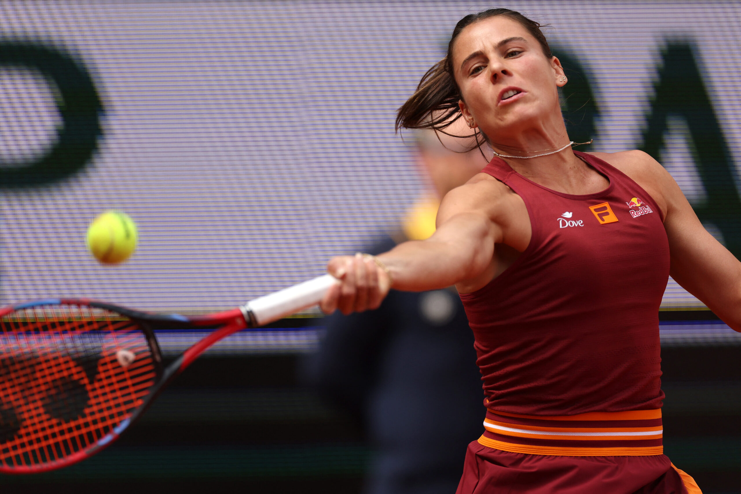 Ema Navaro, broj 9 nosilac na Rolan Garosu, gubi 6-0, 6-1 u prvom kolu