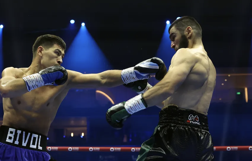 Hearn ocrtava vremensku liniju trilogije Bivol-Beterbiev