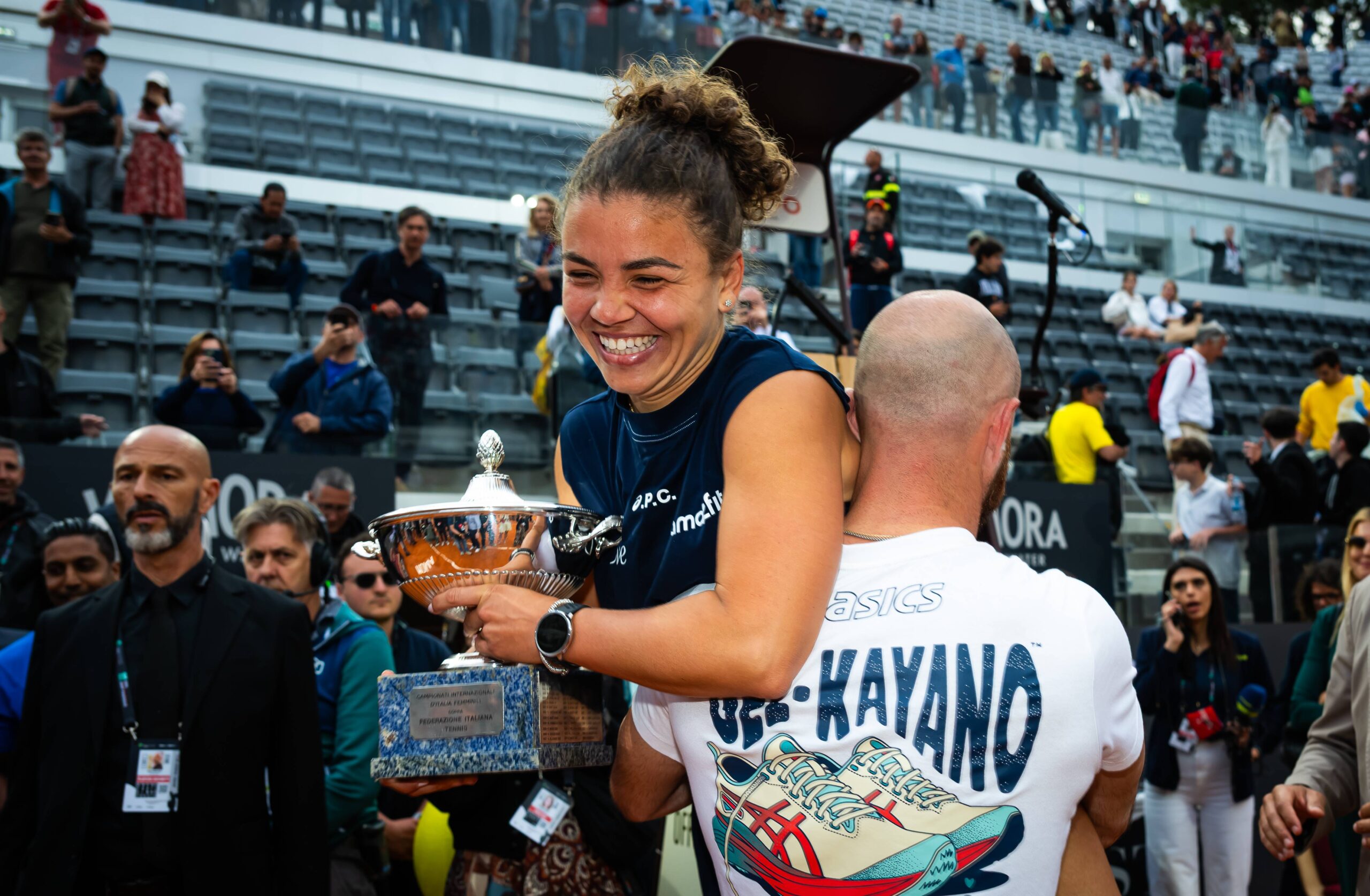 Nasmejani Speedster Jasmine Paolini popeo se na novi samit kao zdravica Rima
