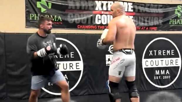 Trening Sean Strickland sa nosiocem titule BKFC Mike Perri