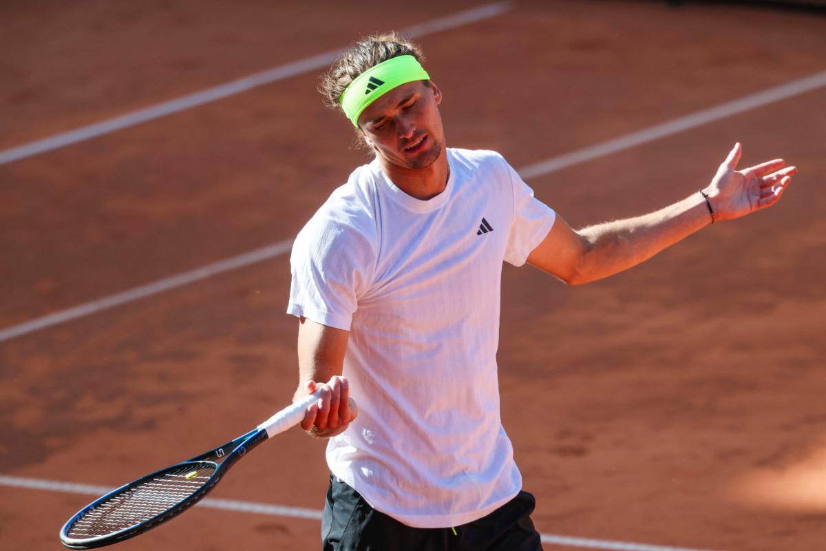 Zverev se srušio u Hamburgu i stigao u Pariz sa mnogo sumnji