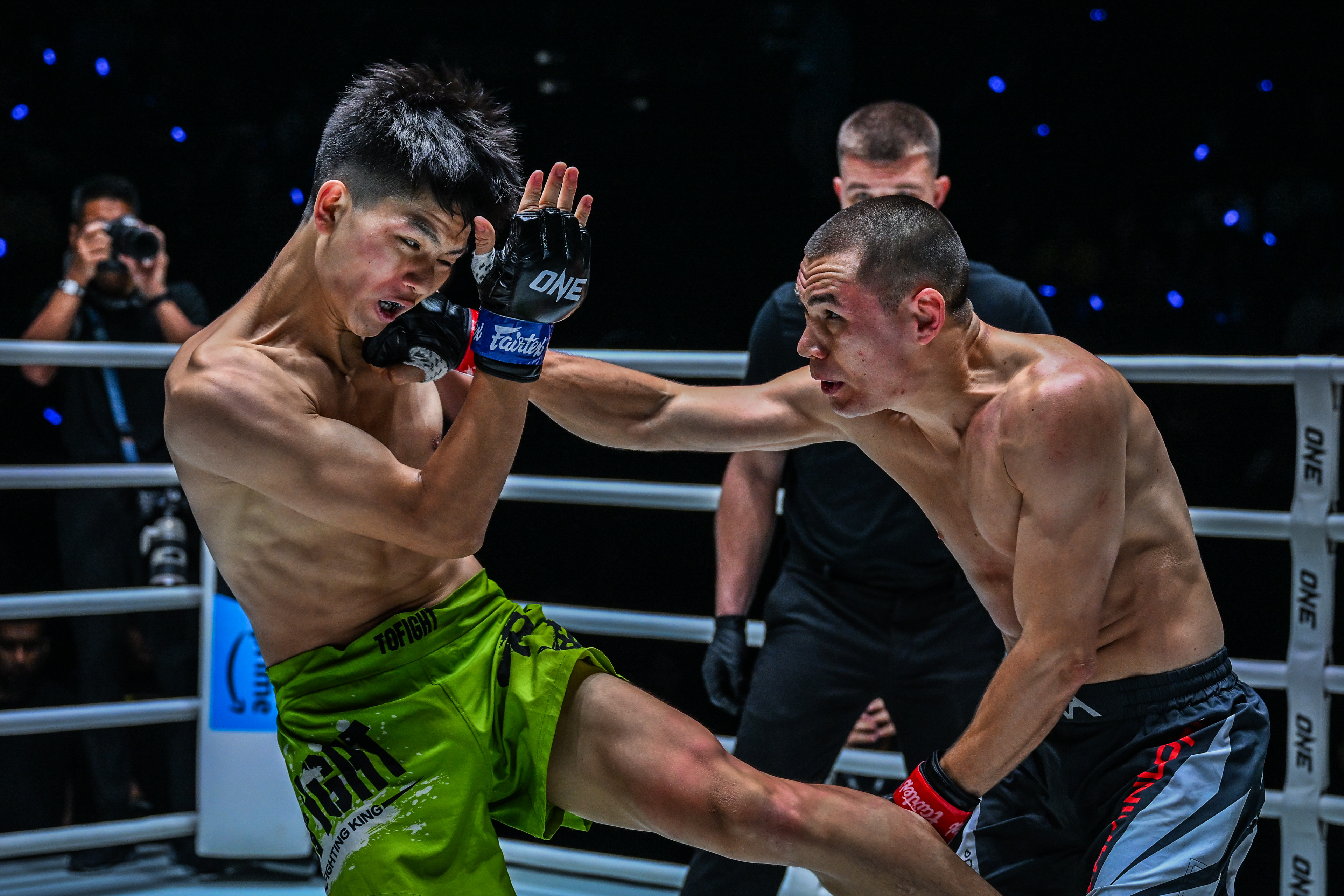 Tagir Khalilov Liao Shixu ONE Fight Night 32 16.jpg