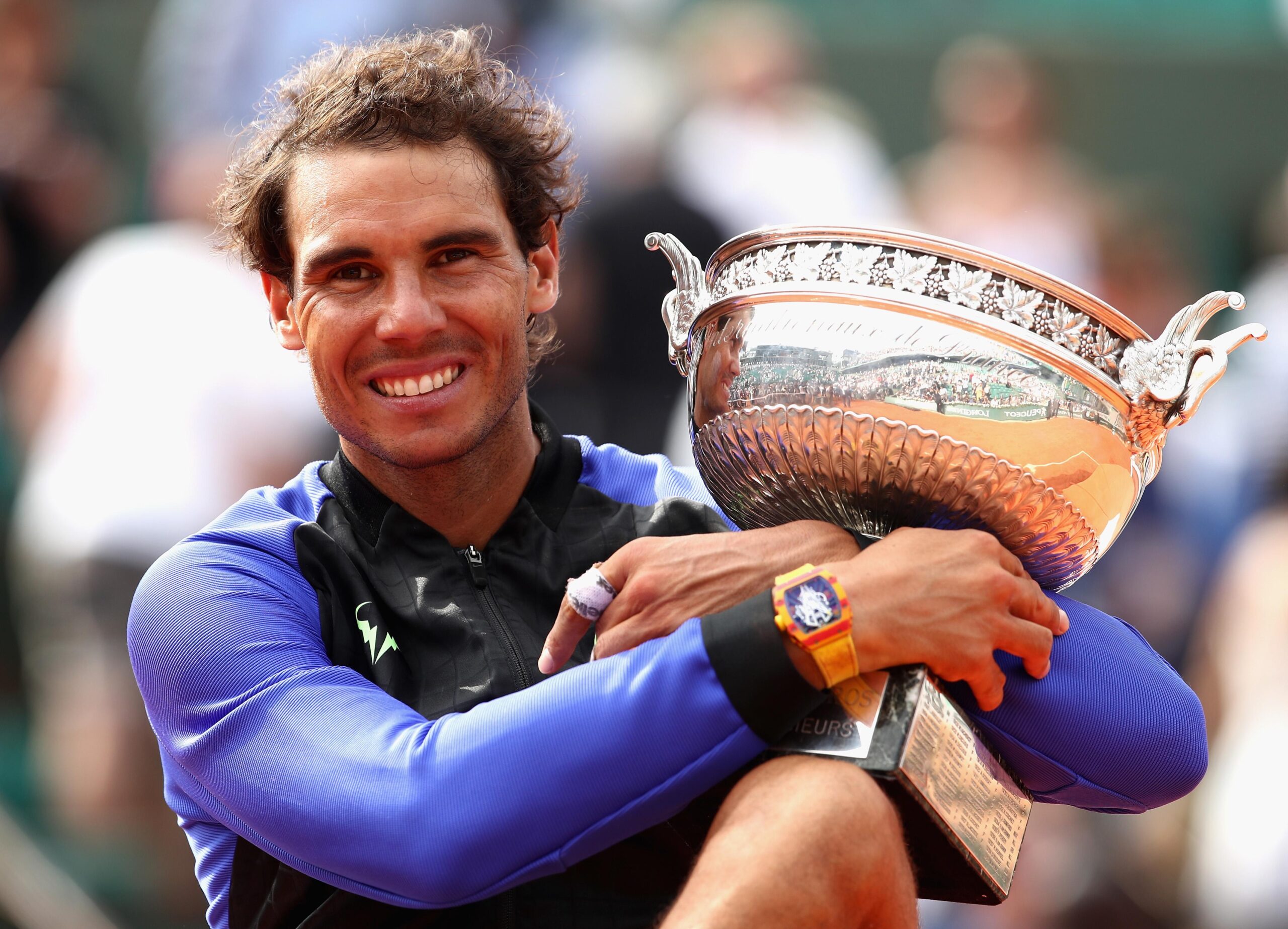 Rafael Nadal je 2017 Rolan Garos pobednički reket prodaje za rekordnu $157,000