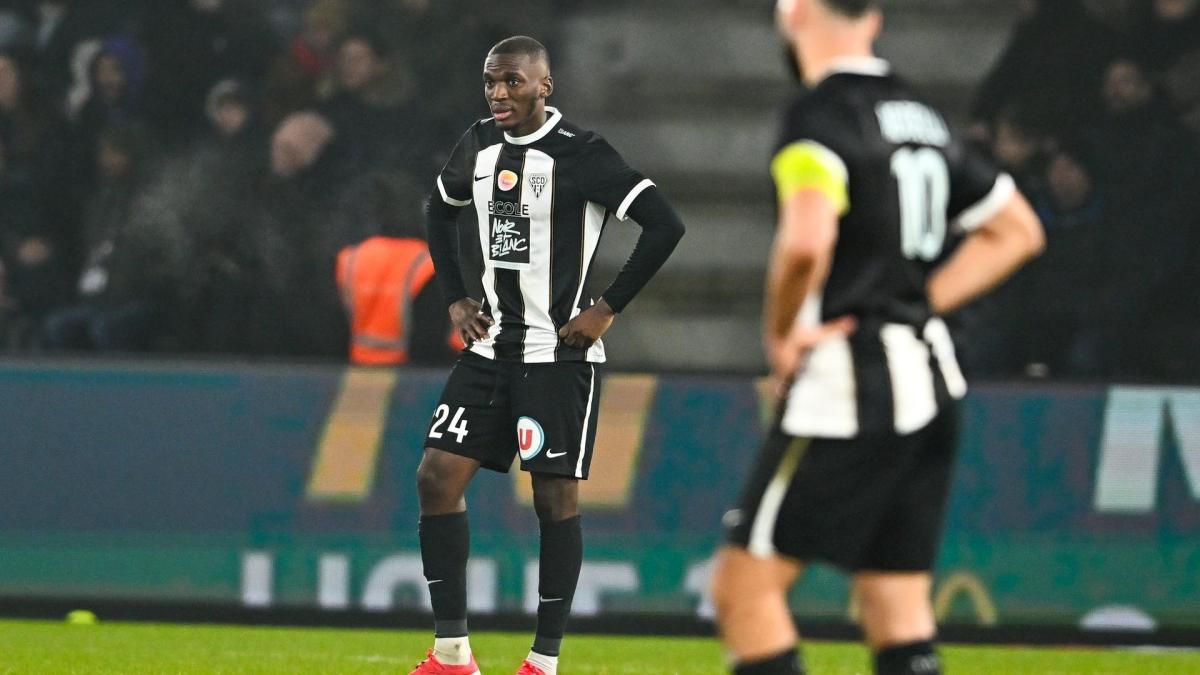 Angers: Betis, PSV i Gladbach na senzaciji Emanuel Biumla