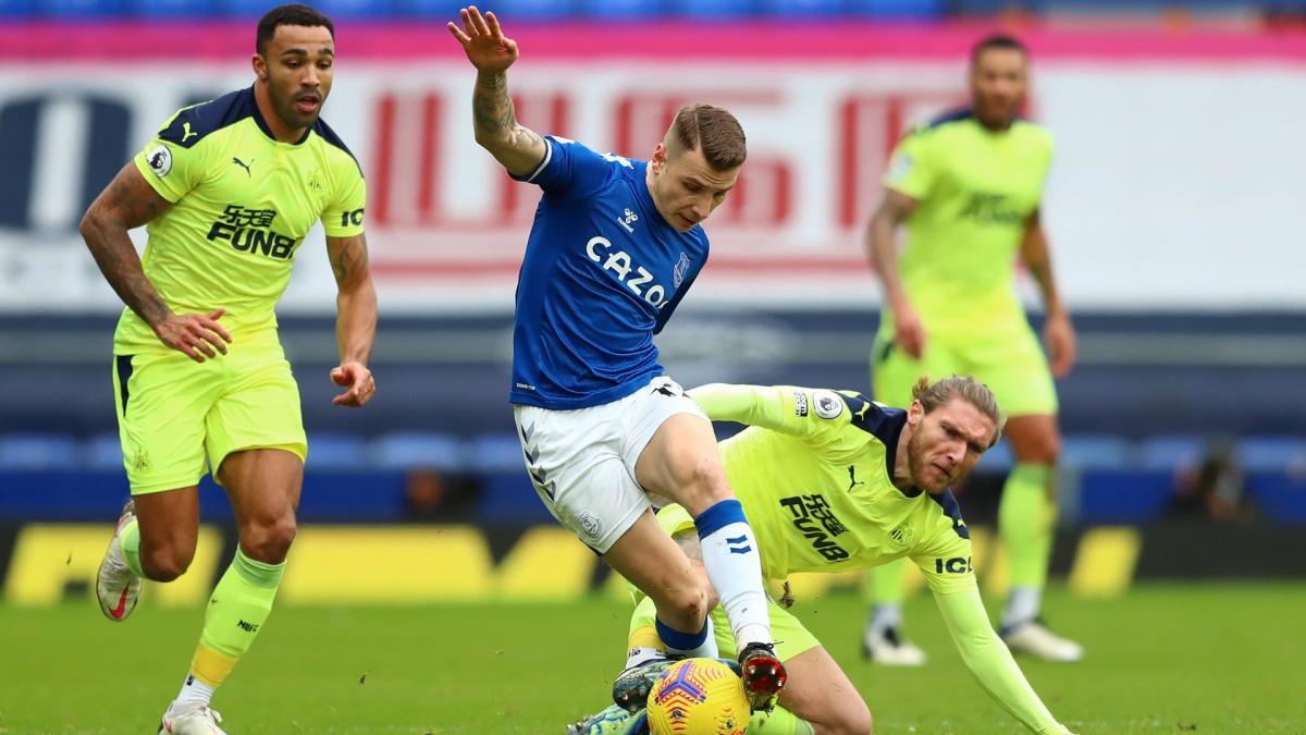 Aston Vila: Lukas Digne interesuje Atletiko Madrid