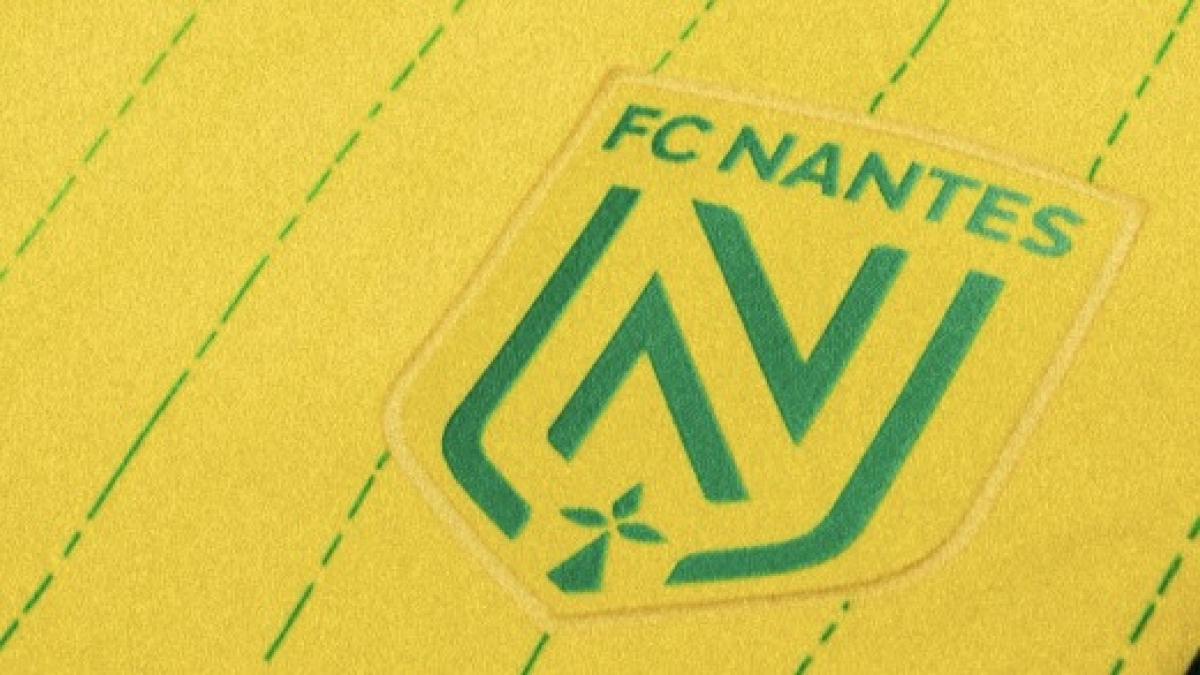 FK Nant predstavlja svoj novi domaći dres za 2025/2026