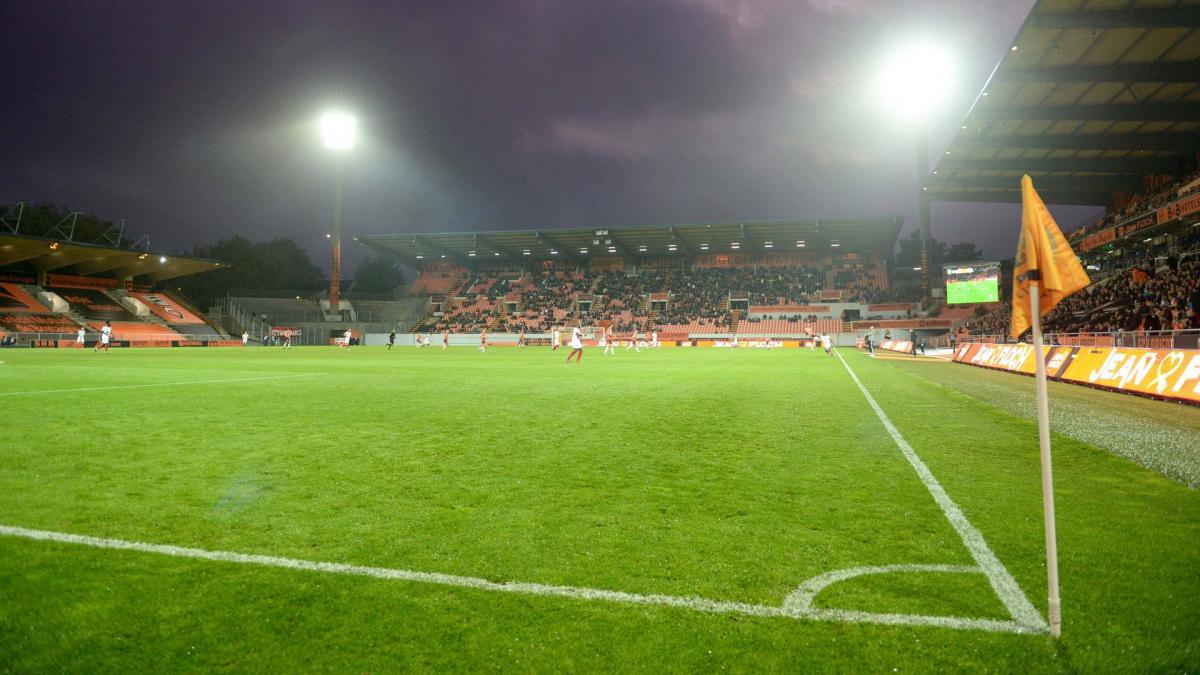 Noa Kadiu u znamenitosti Lorienta