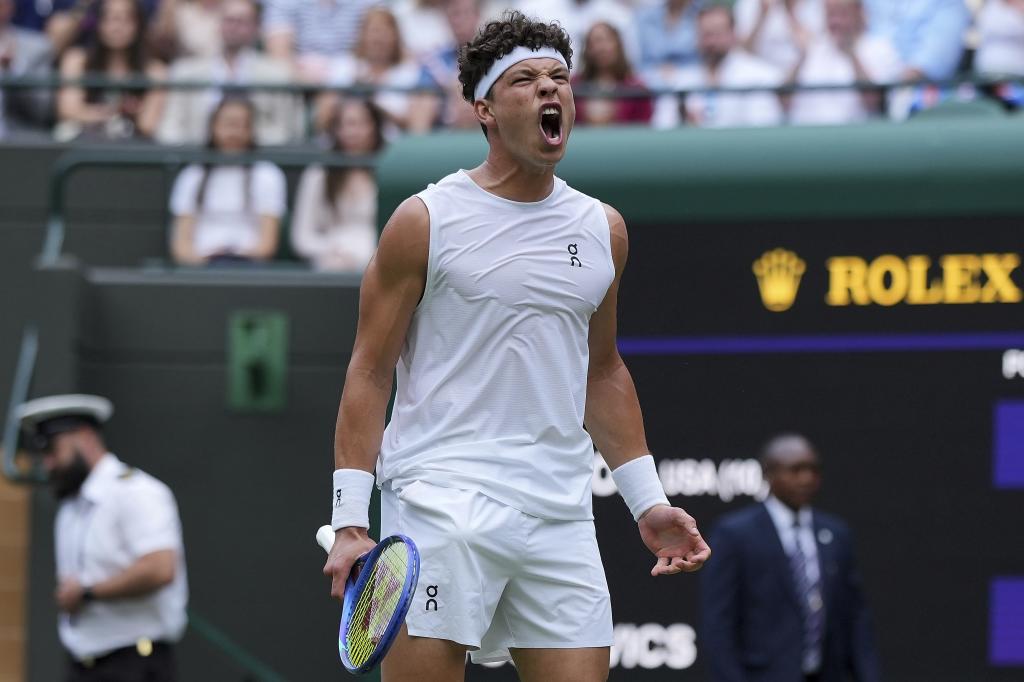 Ben Shelton protiv Marton Fucsovics. AP Photo/Alastair Grant