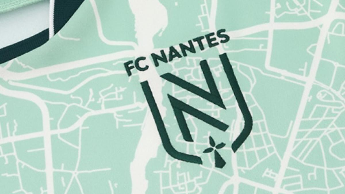 FK Nant predstavio svoj novi 2025/2026 gostujući dres