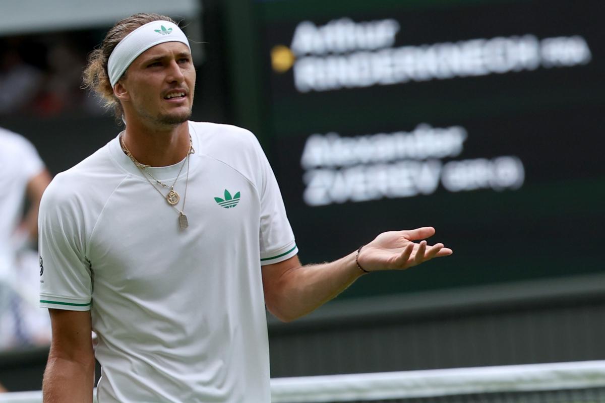 Aleksandar Zverev pogađa na Vimbldonu i završava nadrealno prvo kolo nokauta.