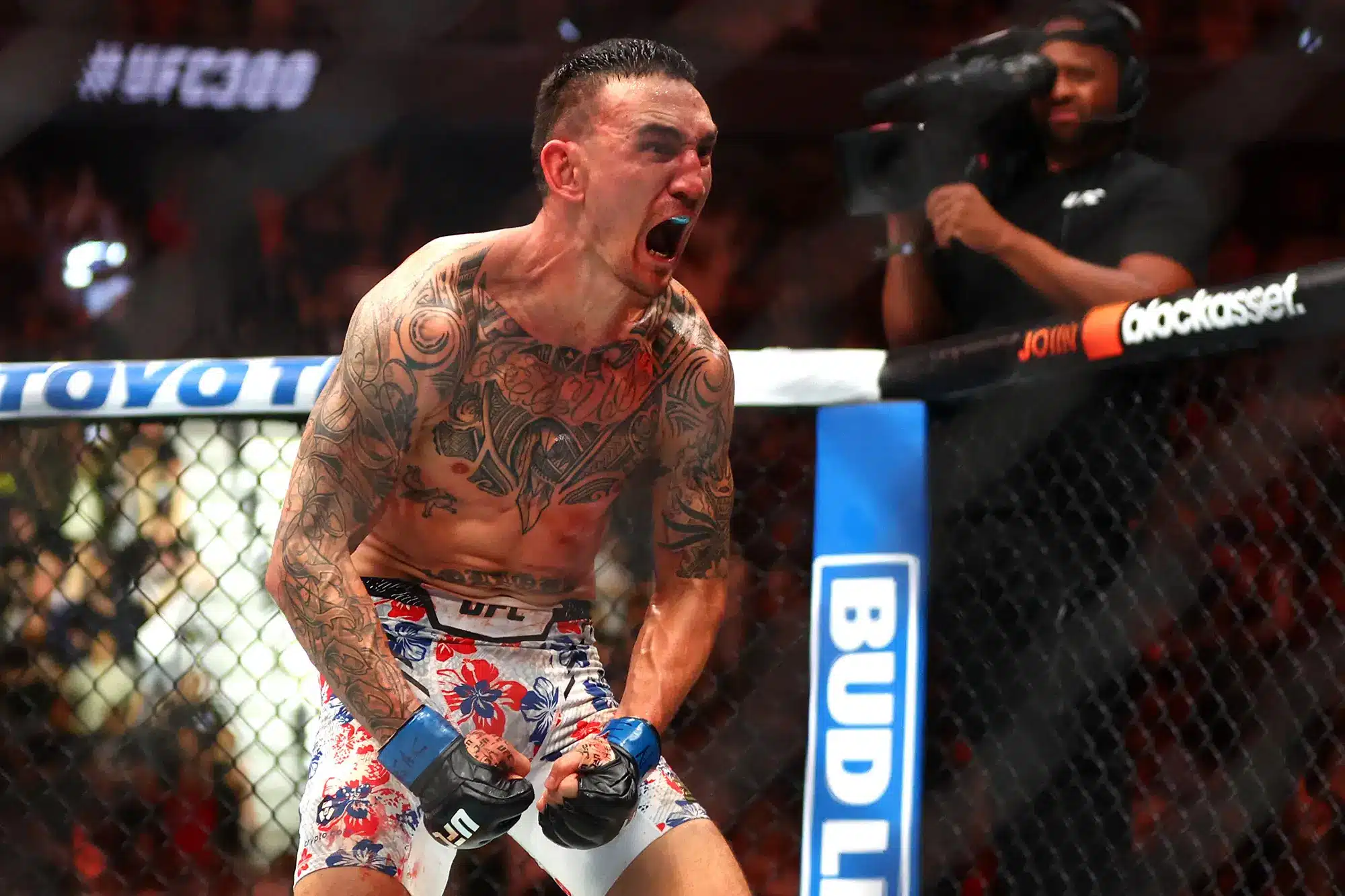 Holloway Eyes Oliveira Revanš