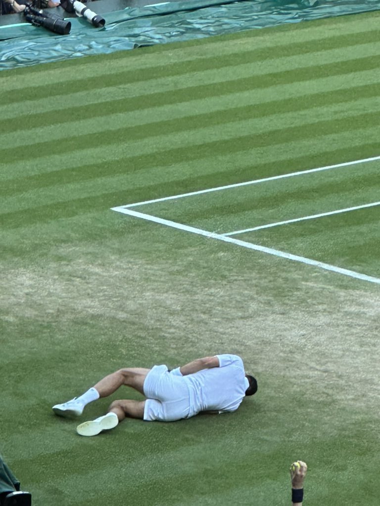 Novak Đoković pada protiv Cobolli.