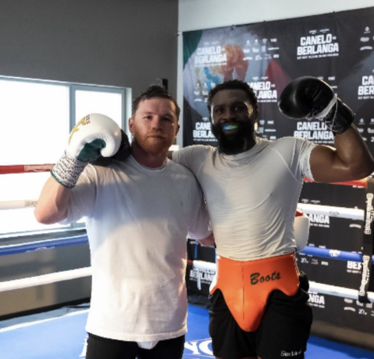 Canelo Spars Ennis za Cravford Fight