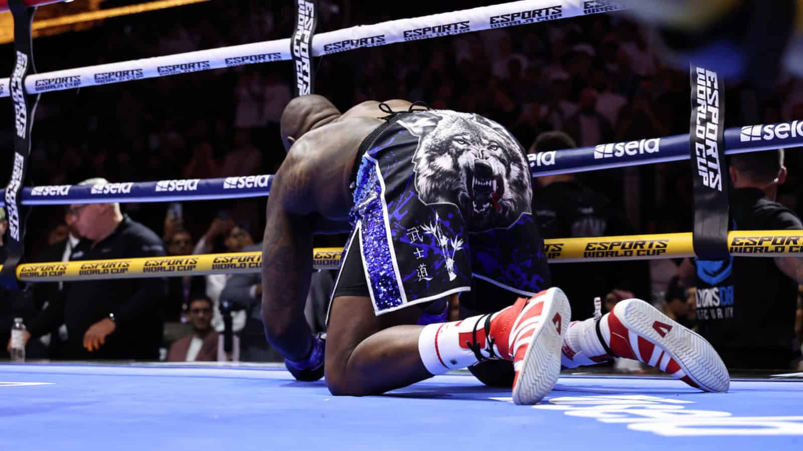 Dillian Whyte knocked down by Moses Itauma