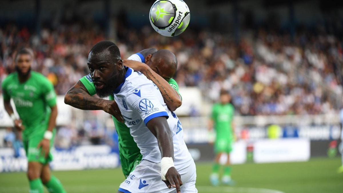 Auxerre: Lassine Sinaioko na putu za Lens