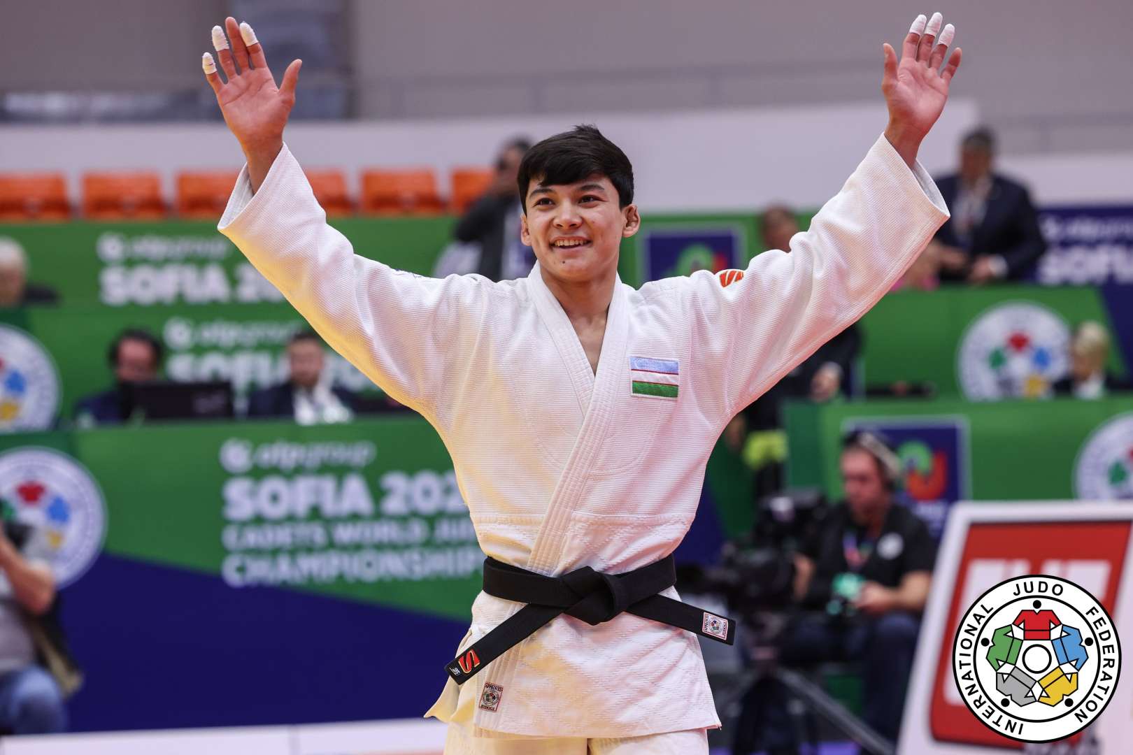 Khushnudbek Burkhonov brzo završava za svetsku titulu U55kg