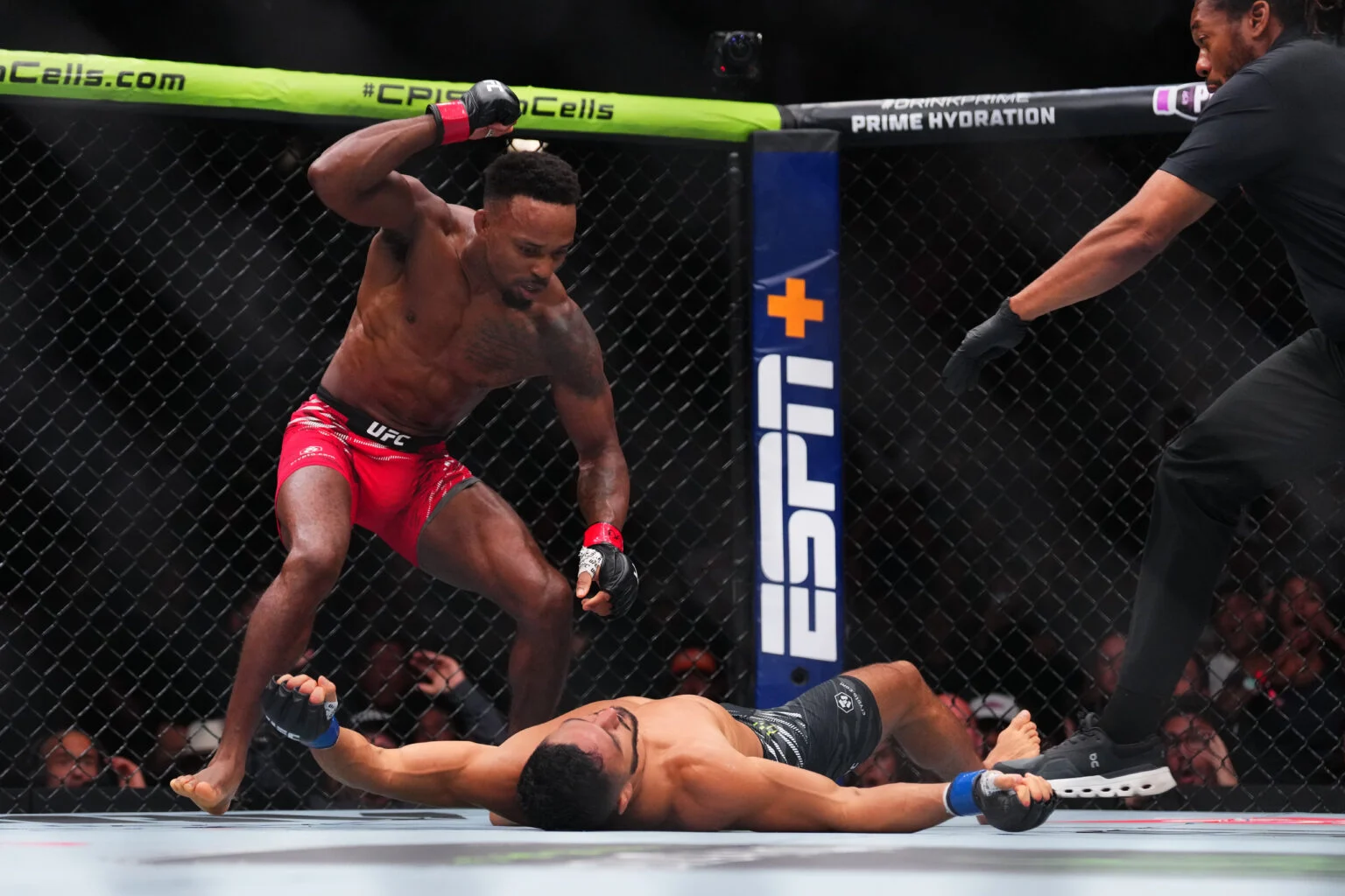 Lerone Marfi uništava Aaron Pico u UFC 319 Co-Main Event