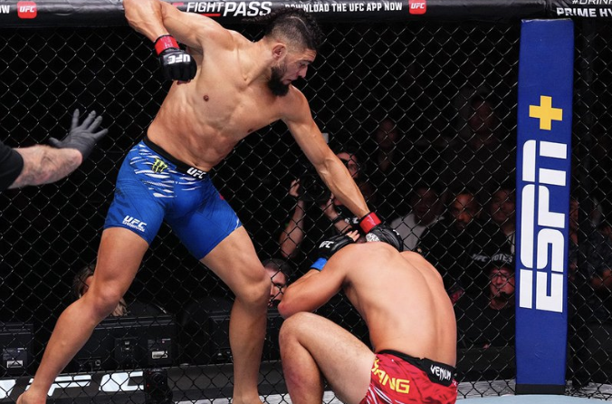 UFC Šangaj: Voker zaustavlja Mingjanga u drugom