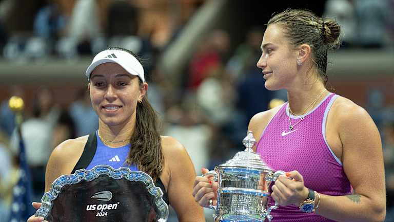 Igrajući svoj prvi grend slem singl finale, Pegula je gurnula Sabalenku, ali nije uspela da uhvati set, pala je 7-5, 7-5. "Svi su kao, Čestitam, neverovatan turnir," rekao je Pegula. "Mislim da možda kada se malo dekompresujem, siguran sam da ću biti malo zahvalniji i videti sve to."