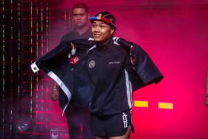 Džeki Buntan vs Stela Hemetsberger 20