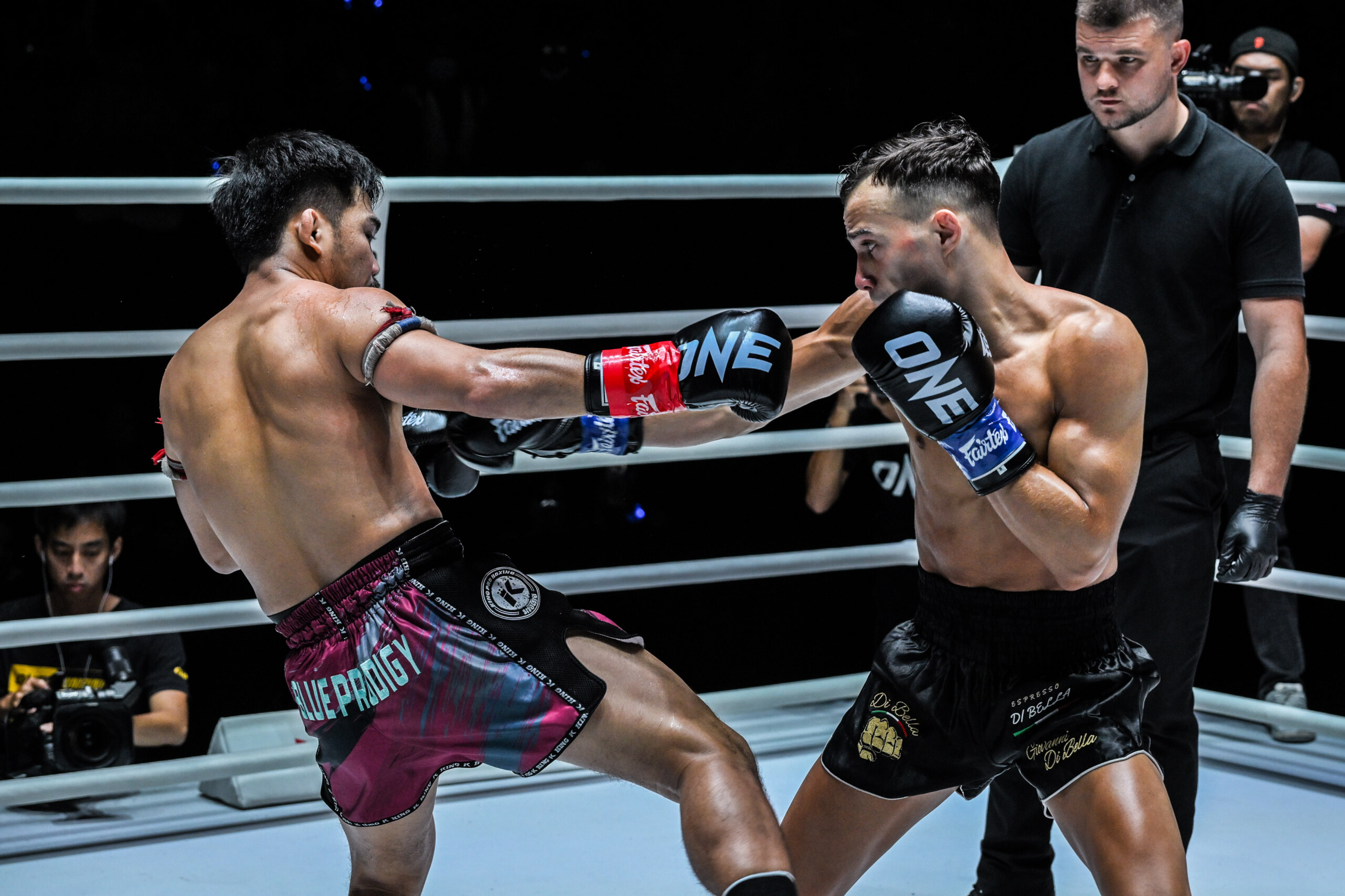 Prajanchai PK Saenchai Jonathan Di Bella ONE Friday Fights 68 17