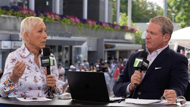 Na "Tennis Channel Live at the US Open", Martina Navratilova je bila šokirana što je Gauff odlučila da napravi drastičnu promenu u Njujorku. "Ako pokušavate nešto novo i nemate pojma kako će to ispasti, pogotovo kada nemate samopouzdanja, zaista morate to učiniti u mirnom prostoru."