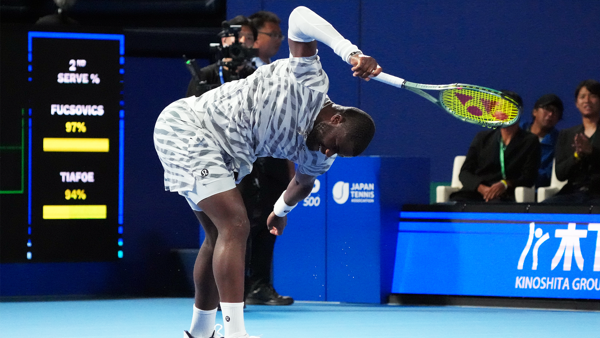 Frances Tiafoe razbija reket u porazu u prvom kolu u Tokiju, dok Shapovalov takođe gubi