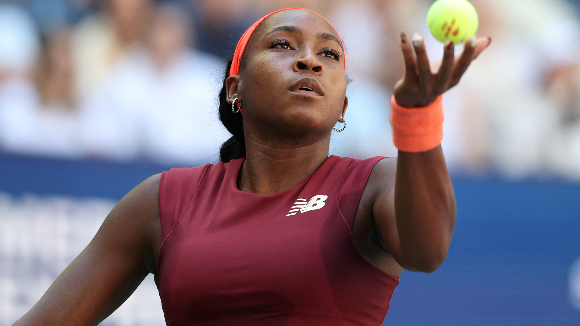 Koko Gauff služi do povratak na Otvoreno prvenstvo druge nedelje, i da će se suočiti Naomi Osaka