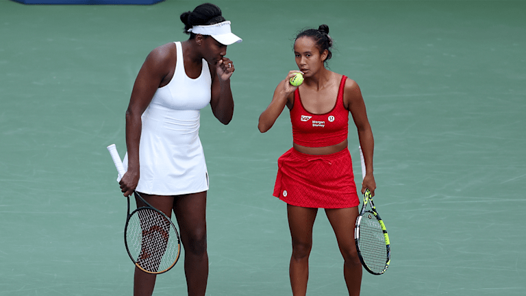 Vilijams i Fernandez su se okupili sa 5-2 u prvom setu da šokiraju nosioce broj 6 Ljudmila Kičenok i Elen Perez, 7-6 (4), 6-3 na stadionu Luj Armstrong u četvrtak.
